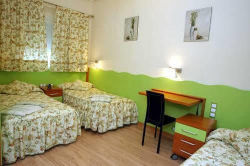 Hostal De La Torre Hostal Economico Valladolid Ngoại thất bức ảnh
